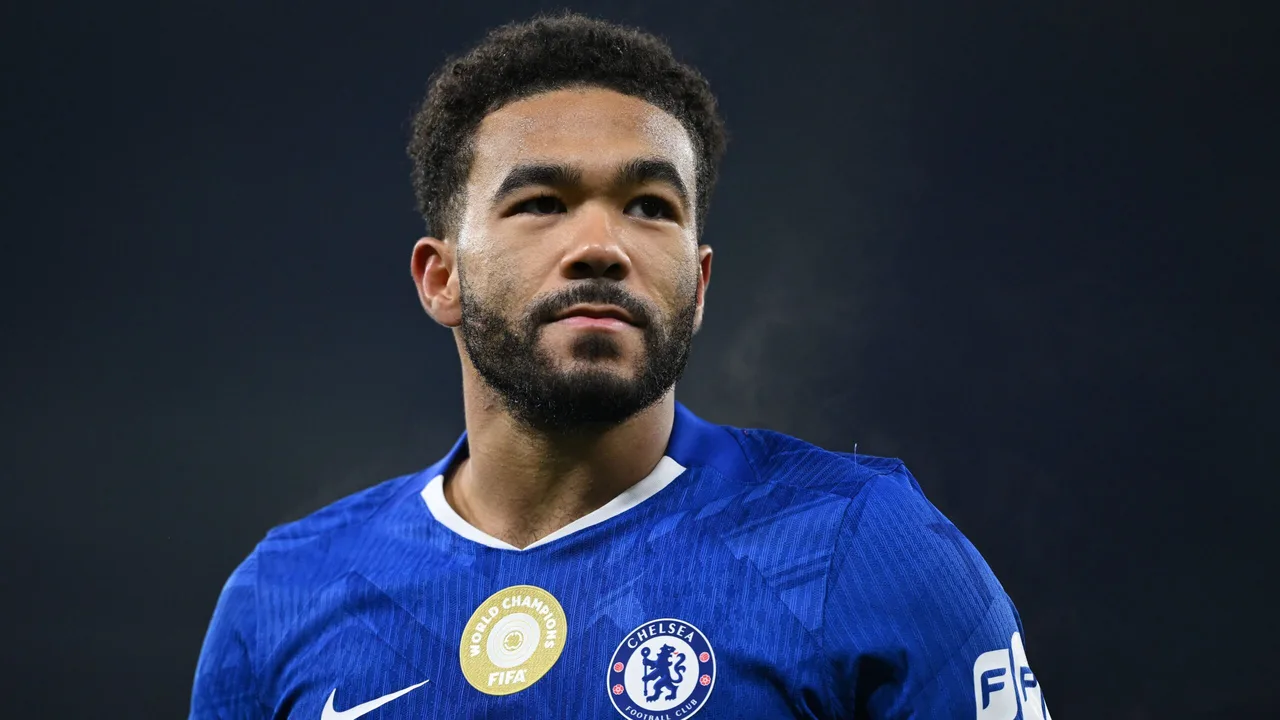 ريس جيمس يجدد ارتباطه بعقد طويل الأمد مع نادي تشيلسي الإنجليزي